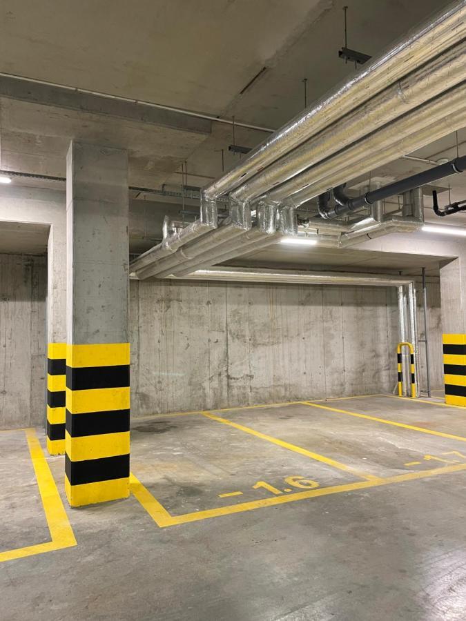 Premium With Private Parking Near Center Apartmán